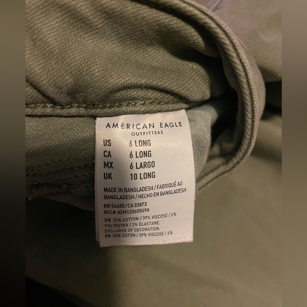American Eagle Ripped Jeans - Picture 7 of 8